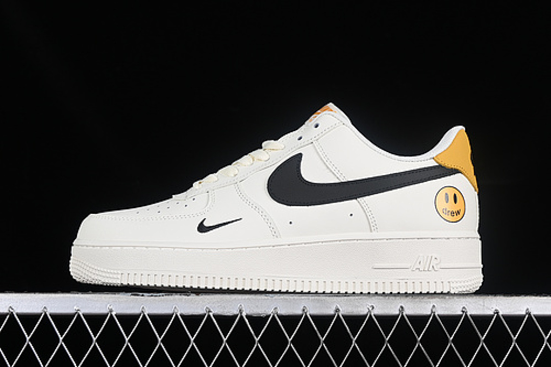 Nike [DW-110722]-[AIR FORCE 1 07 LOW WHITE/BLACK/YELLOW]-[WOMAN:36-39]-[MAN:40-45], photo 1
