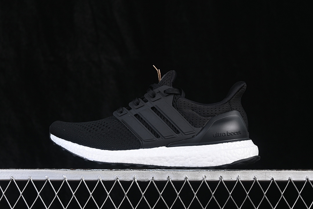 ULTRA BOOST 1.0 POPCORN CASUAL RUNNING SHOES BLACK/WHITE · HQ4201, photo 1