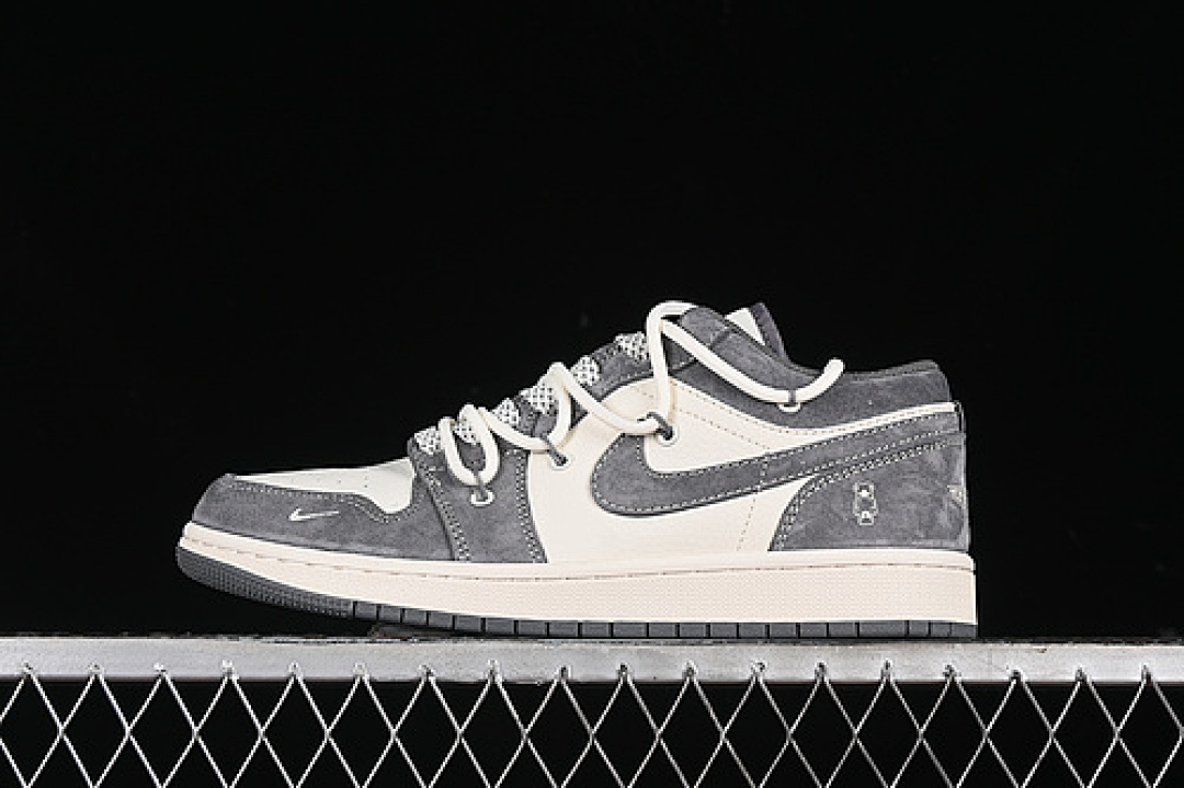 Jordan AIR Jordan 1 LOW WHITE/GREY · SJ9950-018, photo 1