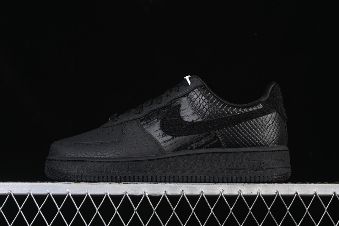 Nike [HQ1977-001]-[AIR FORCE 1 LOW 07 LX 3X CELEBRATION TRIPLE BLACK]-[WOMAN:36-39]-[MAN:40-45] - Image 2