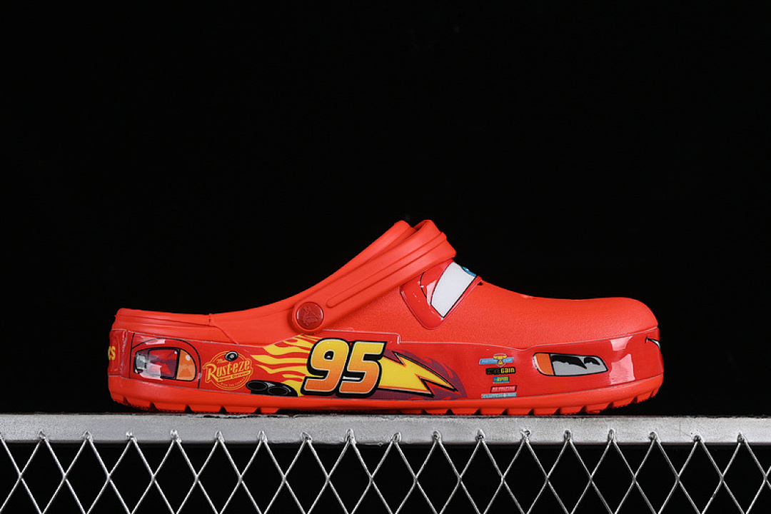 Crocs [CARS X CROCS CLASSICCLOG LIGHTNING MCQUEEN RED/ORANGE]-[WOMAN:36-39]-[MAN:40-44] - Image 2