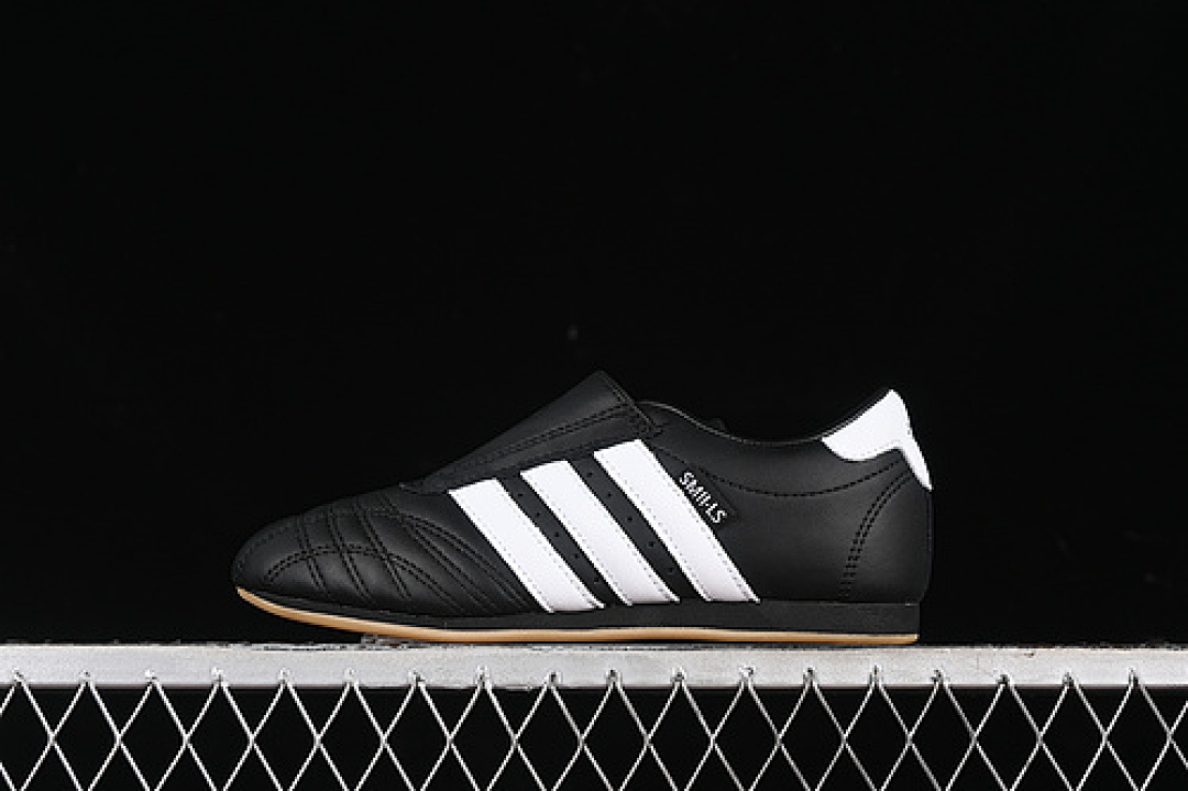 On Running [JQ4775]-[ORIGINALS TAEKWONDO CORE BLACK/CLOUD WHITE/GUM]-[WOMAN:35-39]-[MAN:40-45], photo 1