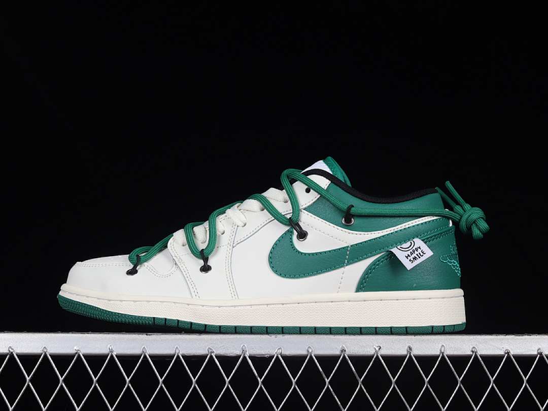 Jordan AIR Jordan 1 LOW VIBE WHITE/WHITE/GREEN · DC0774-850, photo 1