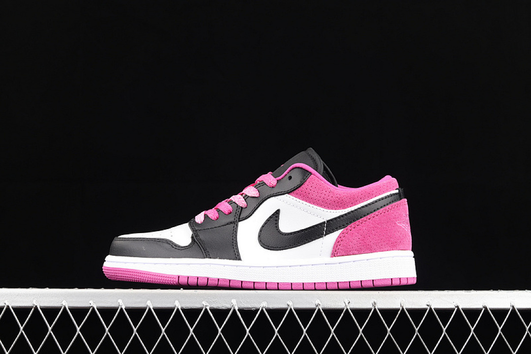 Jordan AIR Jordan 1 LOW SE FUCHSIA BLACK/FUSCHIA/WHITE · CK3022-005, photo 1
