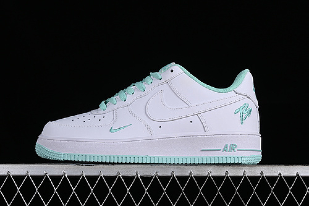 Nike [PF9055-774]-[AIR FORCE 1 07 LOW WHITE/GREEN]-[WOMAN:36-39]-[MAN:40-45], photo 1