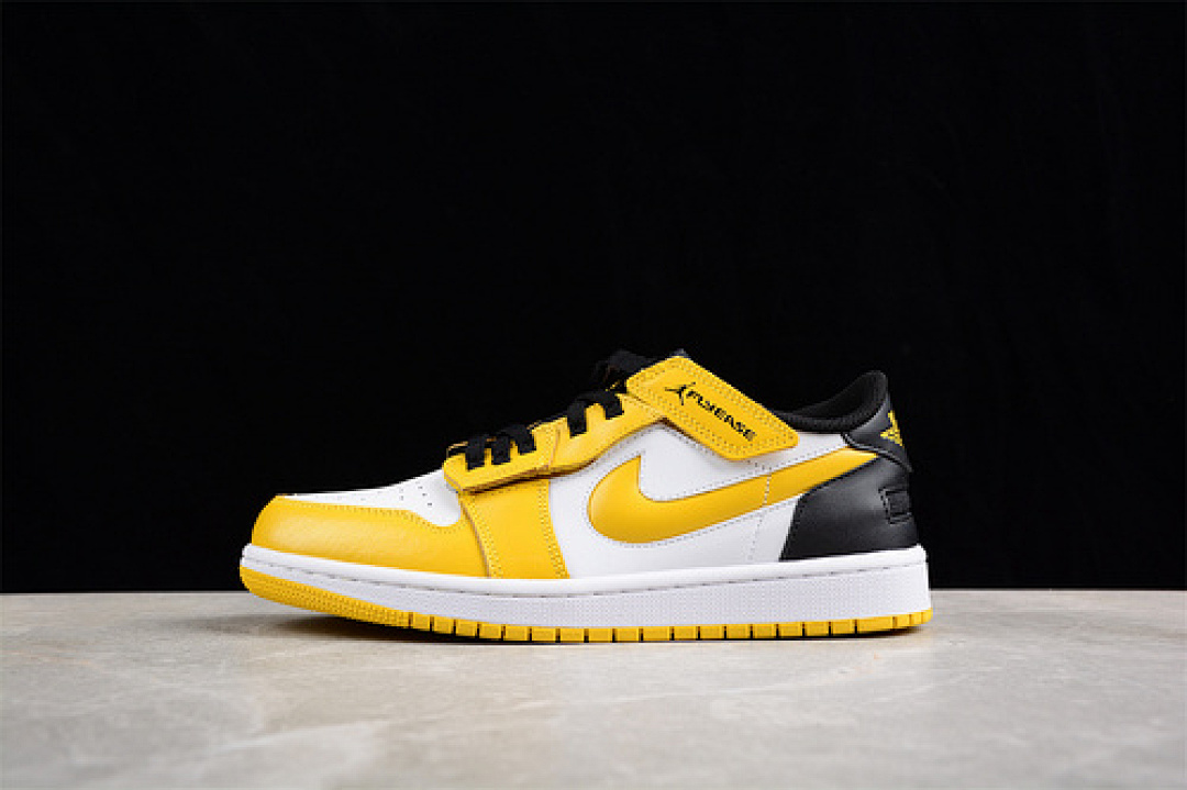 Jordan [DM1206-107]-[AIR JORDAN1 LOW FLYEASE WHITE/BLACK/YELLOW]-[WOMAN:36-39]-[MAN:40-46], photo 1