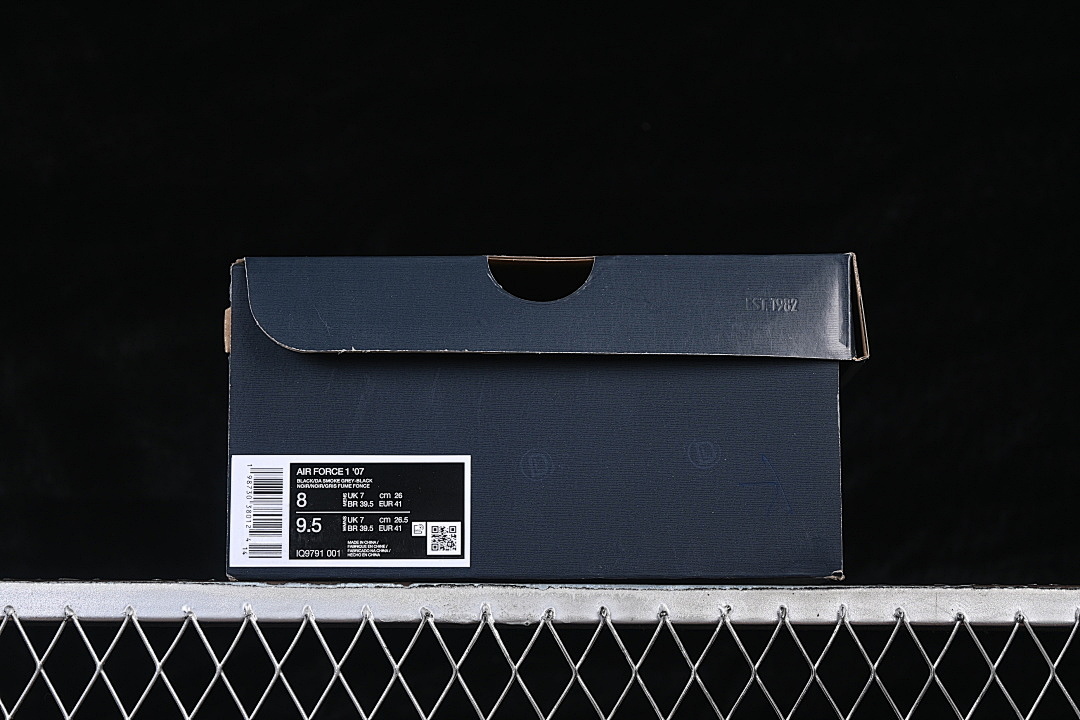 Nike [IQ9791-001]-[AIR FORCE 1 07 LOW BLACK/GREY]-[WOMAN:36-39]-[MAN:40-45] - Image 12