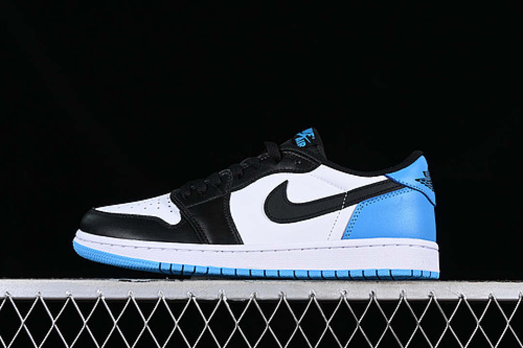 Jordan [CZ0790-104]-[AIR JORDAN 1 LOW OG UNC WHITE/BLACK/BLUE]-[MAN:40-47.5], photo 1