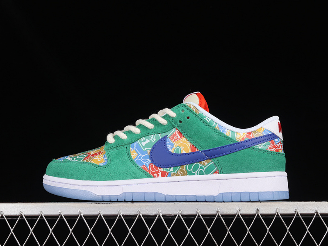 Unbranded [DZ5184-300]-[SB DUNK LOW FOAM FINGER STADIUM GREEN/WHITE/UNIVERSITY RED/OLD ROYAL]-[36-47.5], photo 1