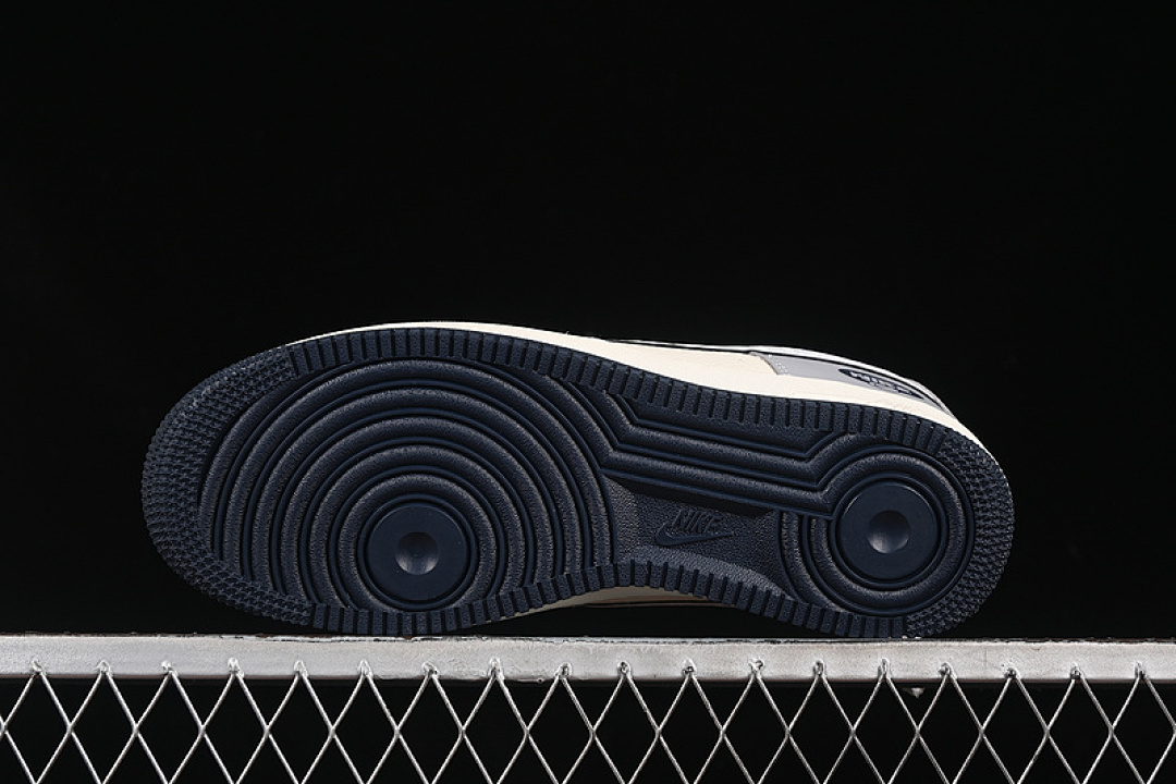Nike [KK1988-077]-[AIR FORCE 1 07 LOW KAWS WHITE/GREY]-[WOMAN:36-39]-[MAN:40-45] - Image 15