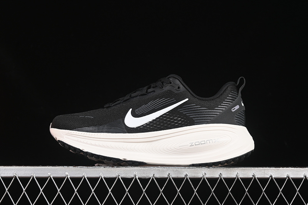 Nike [HM6803-007]-[AIR ZOOM VOMERO 18 WHITE/BLACK]-[WOMAN:36-39]-[MAN:40-46] - Image 2