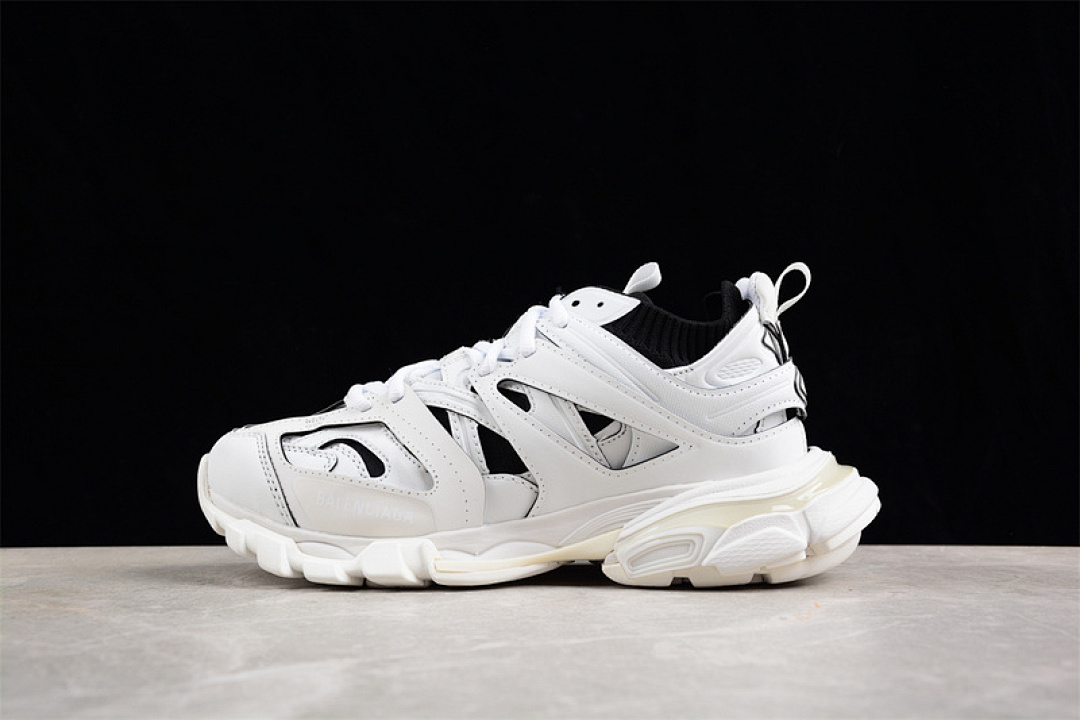 Unbranded [W3SKC9010]-[BA*LEN*CIAGA TRACK 3.0 WHITE/BLACK]-[WOMAN:35-39]-[MAN:40-46], photo 1