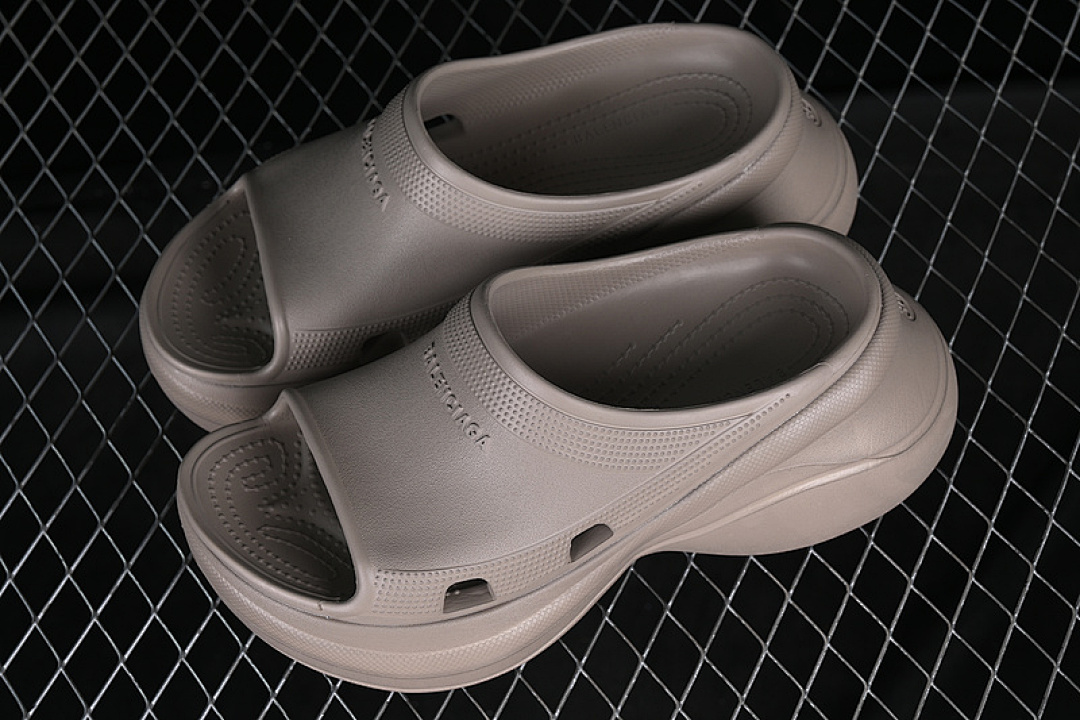 Balenciaga [W1S8E2500]-[BA*LEN*CIAGA POOL CROCS BROWN]-[WOMAN:36-40] - Image 9