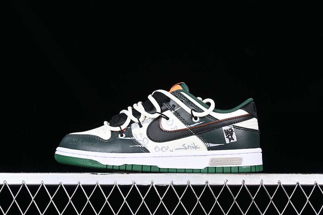 Unbranded [DD1391-300]-[DUNK LOW SB WHITE/BLACK/GREEN]-[WOMAN:36-39]-[MAN:40-46], photo 1