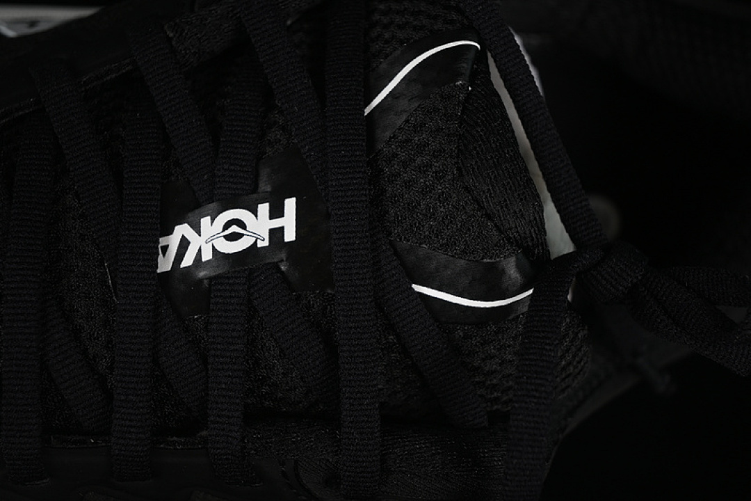 On Running [1162011 BWHT]-[HOKA ONE BONDI 9 BLACK/WHITE]-[WOMAN:36-39]-[MAN:40-45] - Image 9