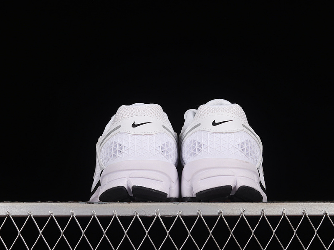 Nike [FD0884-025]-[AIR ZOOM VOMERO 5 PHOTON DUST/CHROME/GRIDIRON/SAIL]-[WOMAN:36-39]-[MAN:40-45] - Image 13