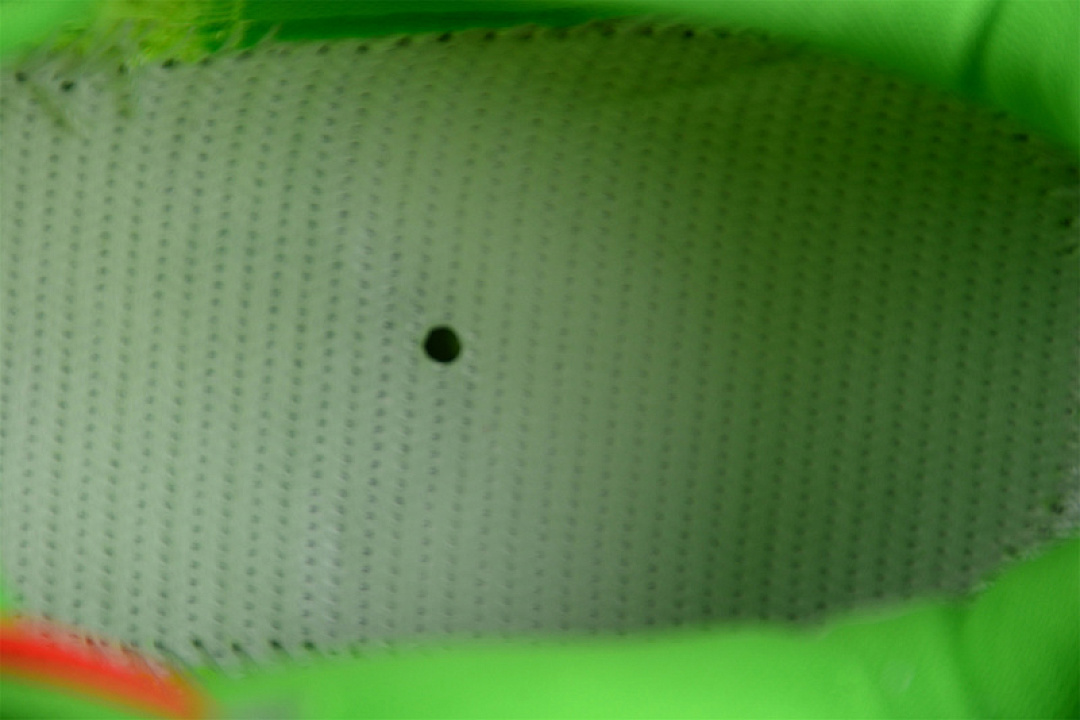 Nike [429659-701]-[ZOOM KOBE 6 GRINCH LIME GREEN/VARSITY RED-BLACK]-[MAN:41-46] - Image 4