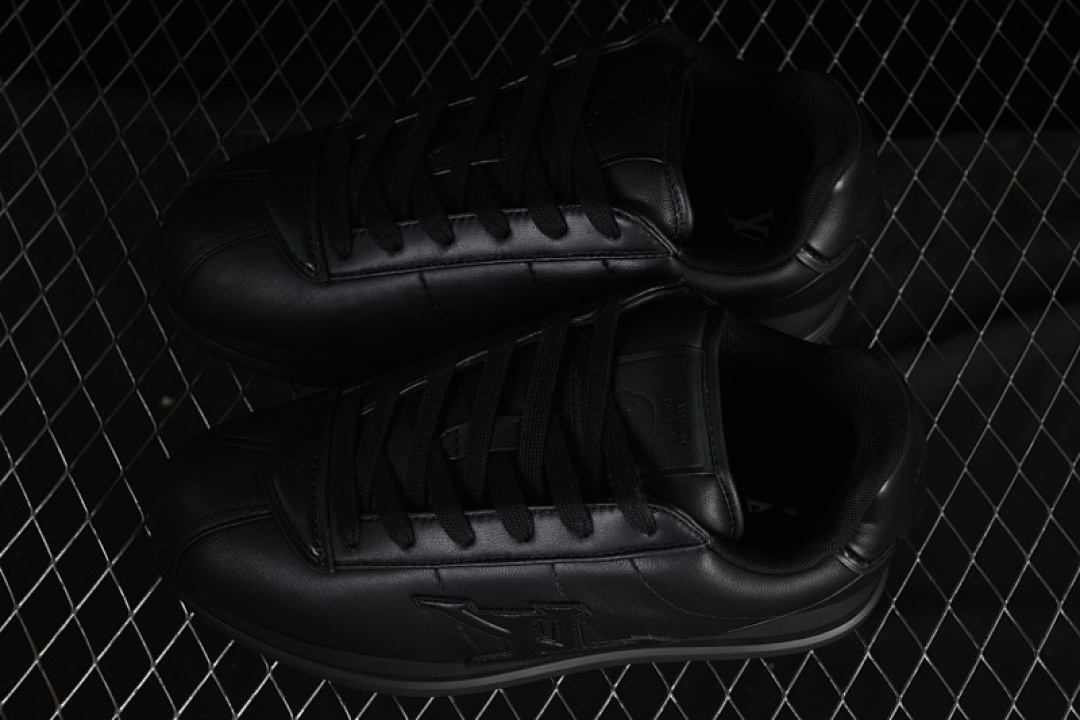 Louis Vuitton [1AIKEF]-[BUTTERSOFT LOW-TOP CASUAL SHOES BLACK/BLACK]-[WOMAN:39]-[MAN:40-46] - Image 11