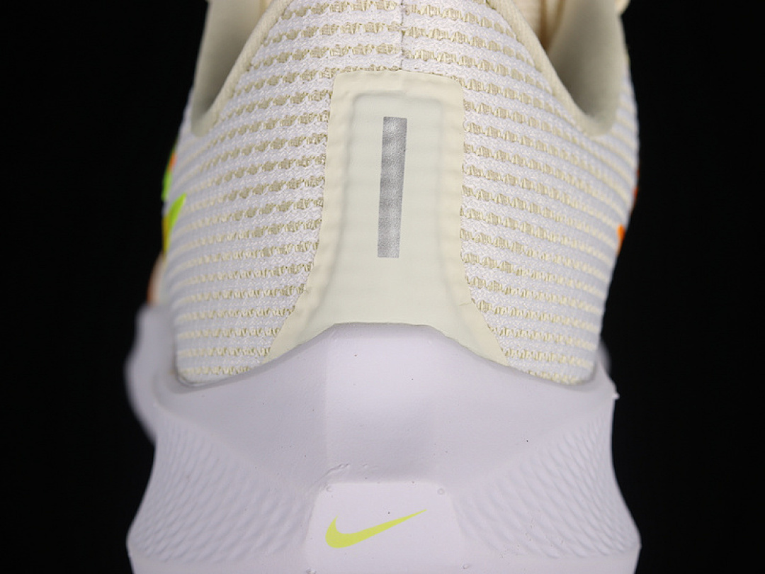 Nike [DV3853-101]-[AIR ZOOM PEGASUS 40 WHITE/COCONUT MILK/VOLT/MULTICOLOR]-[WOMAN:36-39]-[MAN:40-46] - Image 16