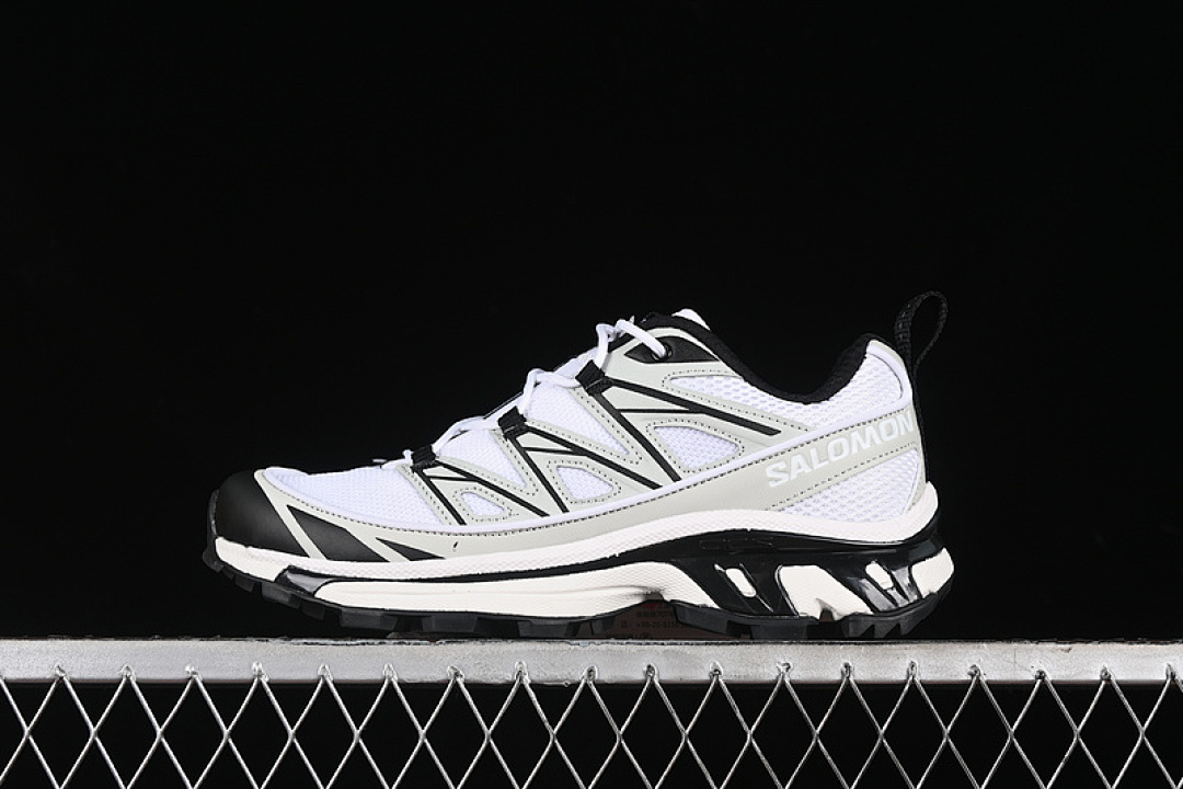 On Running On Running XT 6 EXP OUTDOOR RECREATION BLACK/WHITE · 475731, photo 1