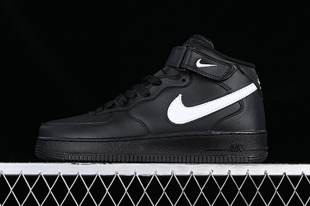 Nike Nike AIR FORCE 1 07 MID WHITE/BLACK · HK5622-955, photo 1