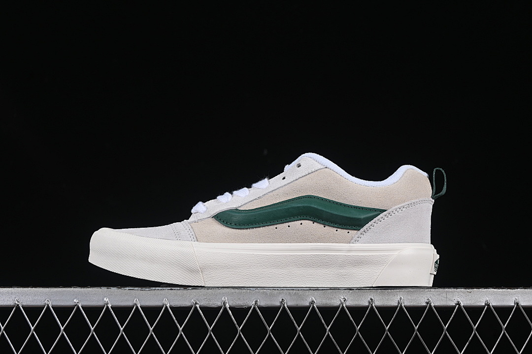 Unbranded [VN009QCBDS]-[LOW TOP RETRO CASUAL BREAD SHOES GREY/WHITE/DARK GREEN]-[WOMAN:35-39]-[MAN:40-44], photo 1