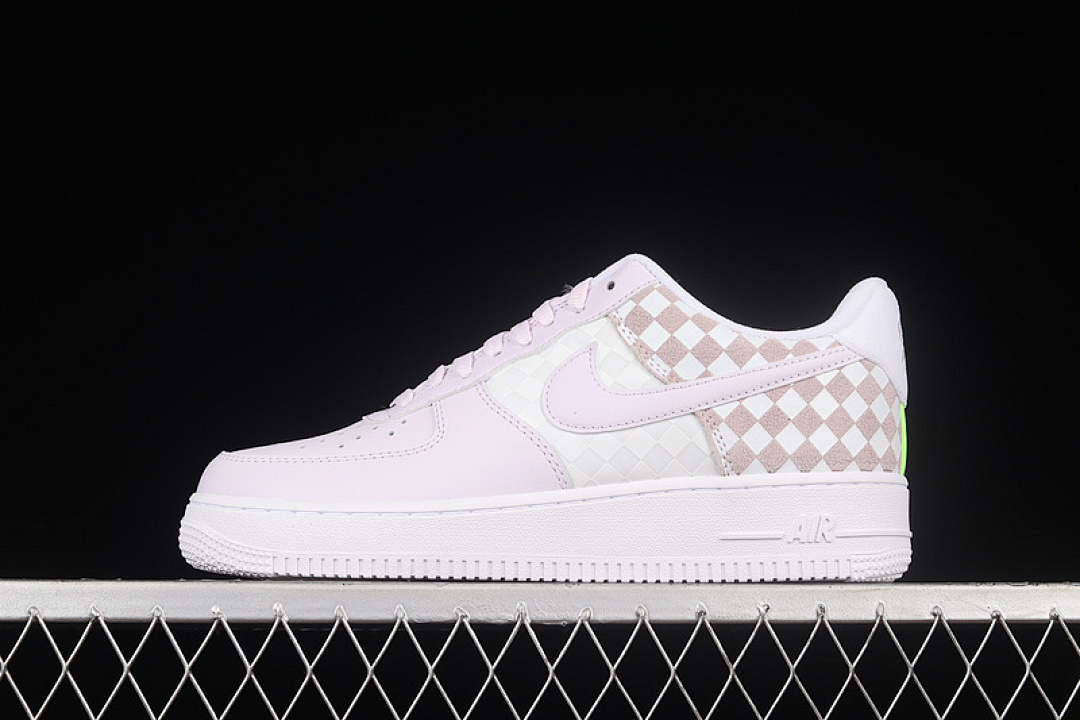 Nike Nike AIR FORCE 1 LOW BARELY GRAPE/BARELY GRAPE/VOLT · CJ9700-500, photo 1