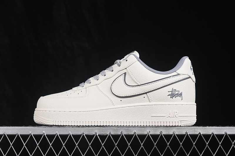Nike Nike AIR FORCE 1 07 LOW CASUAL SNEAKERS WHITE/WHITE/WHITE · MM3399-828, photo 1
