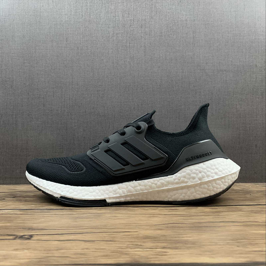 ULTRA BOOST 22 CONSORTIUM CORE BLACK/CORE BLACK/CLOUD WHITE · GX3062, photo 1