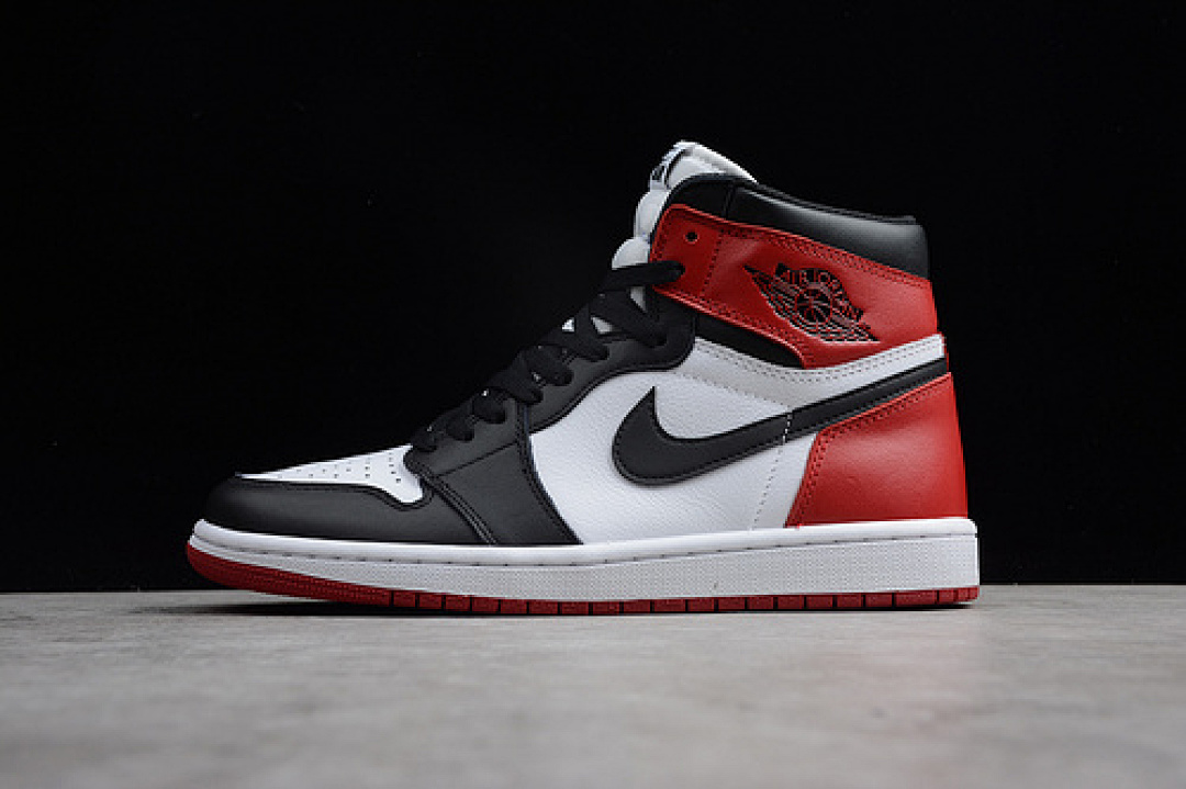 Jordan [555088-125]-[ST AIR JORDAN 1 RETRO HIGH OG BLACK TOE WHITE/BLACK-GYM RED]-[MAN:40-46]-[OG00220], photo 1