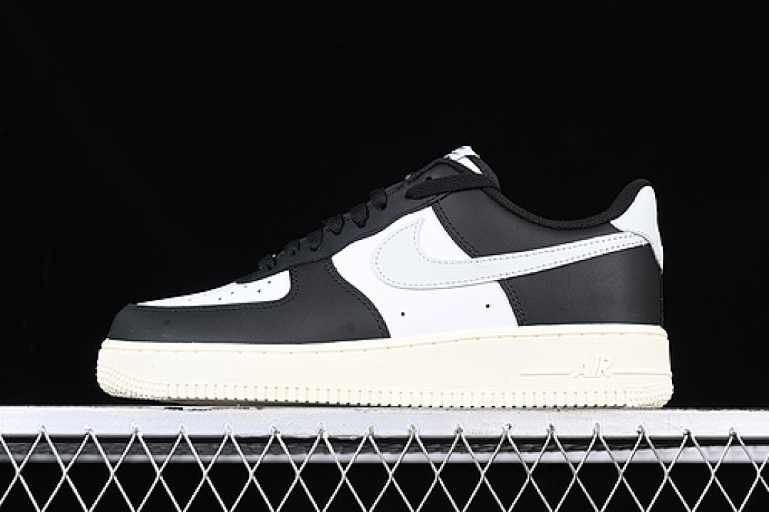 Nike Nike AIR FORCE 1 07 LOW WHITE/BLACK/GREY · FQ6848-101, photo 1