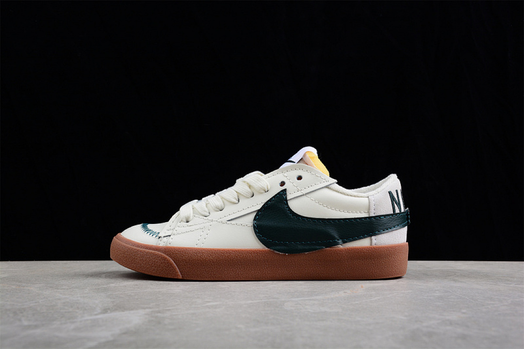 Unbranded [DR9865-101]-[BLAZER LOW JUMBO WHITE/DARK GREEN-GUM]-[WOMAN:36-39]-[MAN:40-45], photo 1