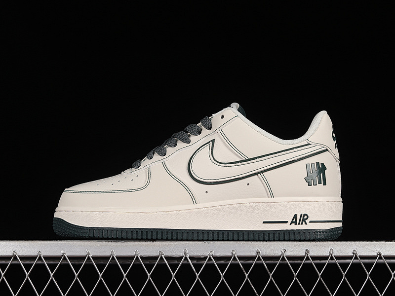 Nike Nike UNDEFEATED X AIR FORCE 1 LOW 07 WHITE/GREEN/WHITE · UN3699-066, photo 1