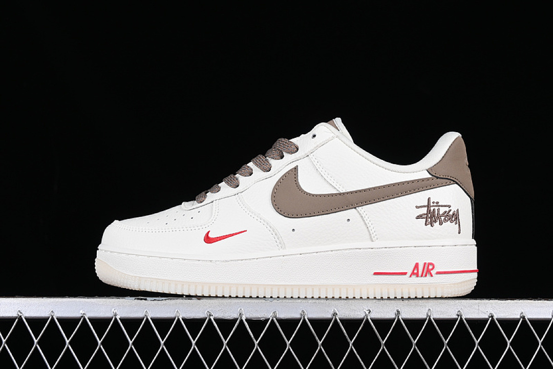 Nike Nike AIR FORCE 1 07 LOW WHITE/RED/BROWN · AE1686-996, photo 1