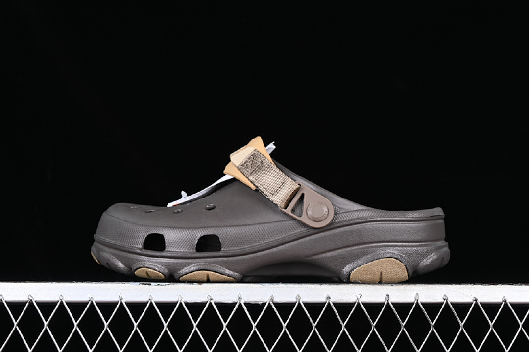 Crocs [CROCS CLASSIC CLOG BROWN/GREY]-[WOMAN:37-39]-[MAN:40-46] - Image 2
