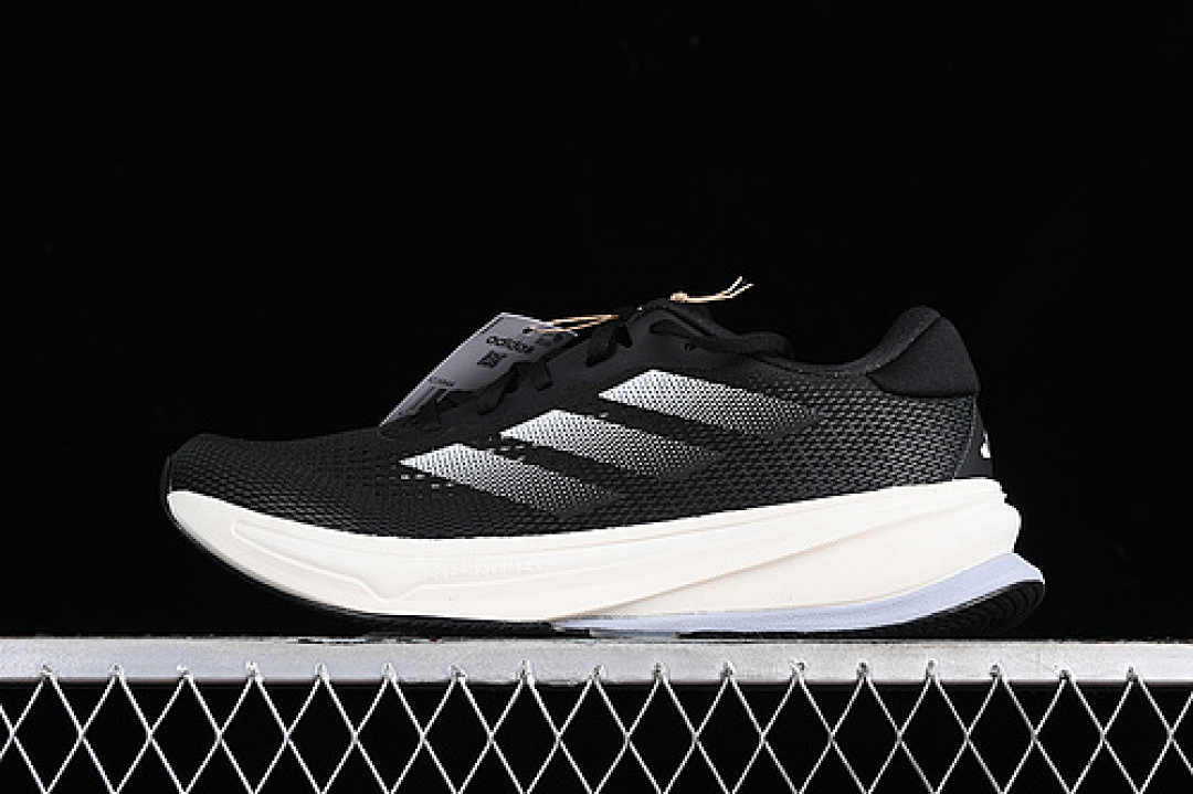 SUPERNOVA RISE CORE BLACK/CORE WHITE/CARBON · IG5844, photo 1