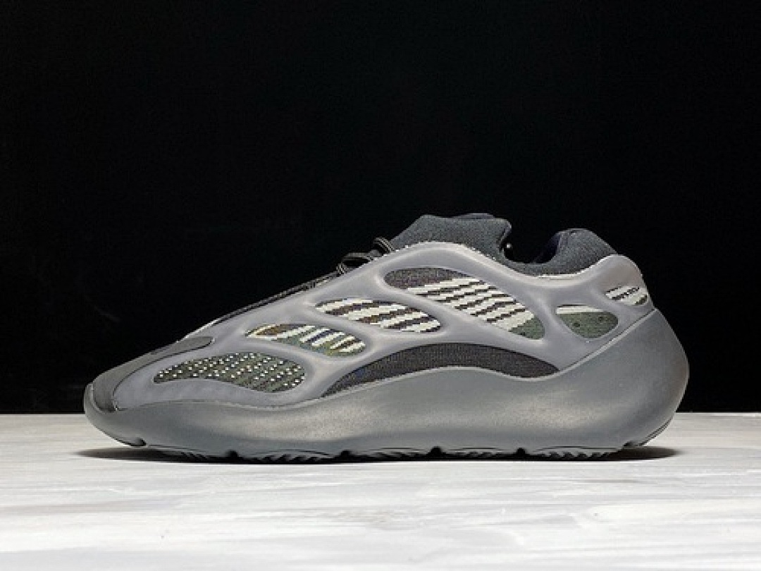 Adidas [H67799]-[YEEZY BOOST 700 V3 ALVAH GREY/BLACK]-[WOMAN:36-39]-[MAN:40-47], photo 1