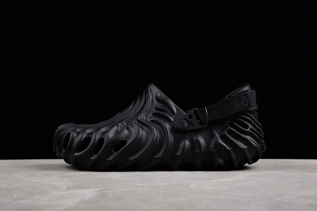 Crocs Crocs [SALEHE BEMBURY X POLLE CLOG BLACK/BLACK/BLACK]-[UNISEX SIZE:36-47], photo 1