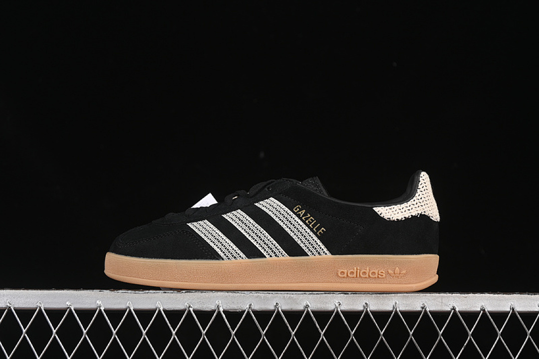 Adidas ORIGINALS GAZELLE INDOOR CORE BLACK/WONDER WHITE/GUM · JI2755, photo 1