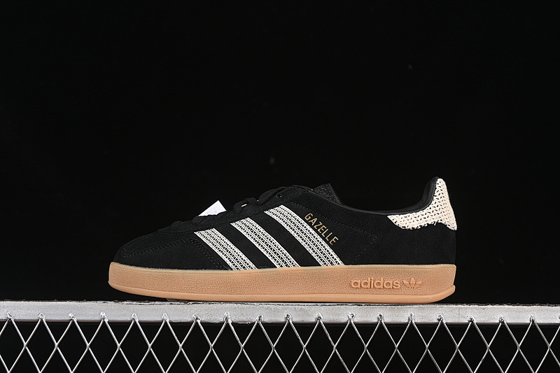 Adidas ORIGINALS GAZELLE INDOOR CORE BLACK/WONDER WHITE/GUM · JI2755, photo 1