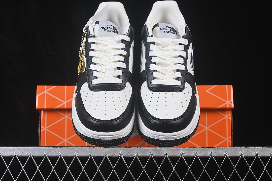 Nike [WY0655-114]-[AIR FORCE 1 07 LOW CASUAL SNEAKERS BLACK/WHITE]-[WOMAN:36-39]-[MAN:40-45] - Image 12