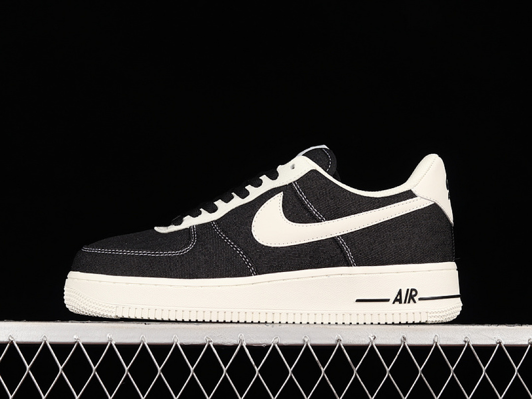 Nike Nike AIR FORCE 1 LOW 07 BLACK/BLACK/CREAM WHITE · DG2296-001, photo 1