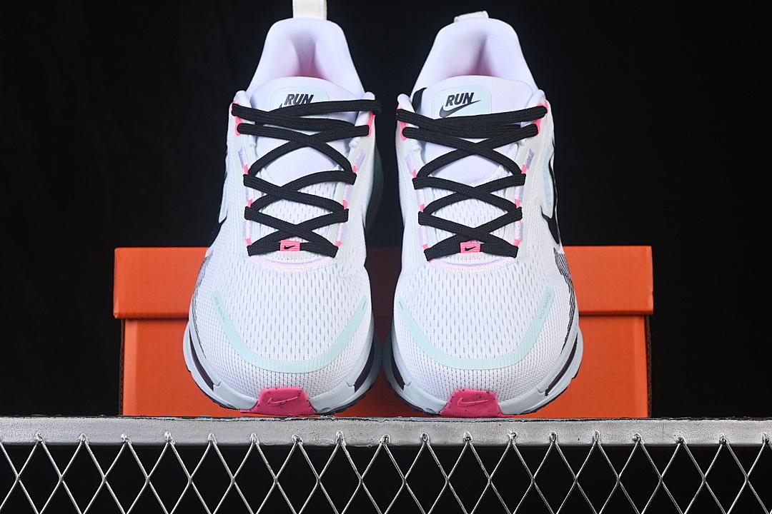 Nike [IM6676-104]-[VOMERO 18 WHITE/GLACIER BLUE/HYPER PINK/BLACK]-[WOMAN:36-39]-[MAN:40-46] - Image 13