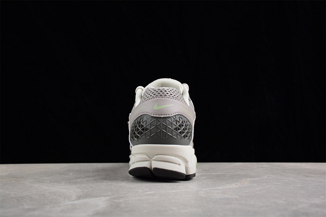 Nike [FB8825-001]-[AIR ZOOM VOMERO 5 COBBLESTONE/LIGHT BONE]-[WOMAN:36-39]-[MAN:40-45] - Image 11