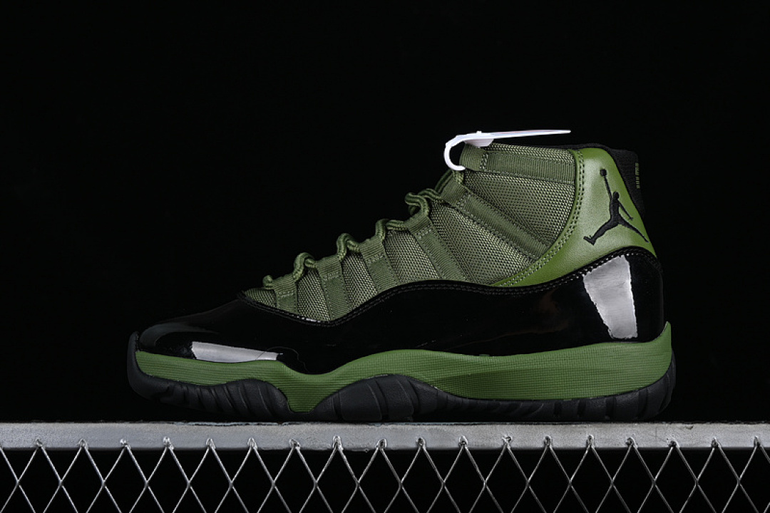 Jordan AIR Jordan 11 RETRO BLACK/GREEN · CT8012-300, photo 1
