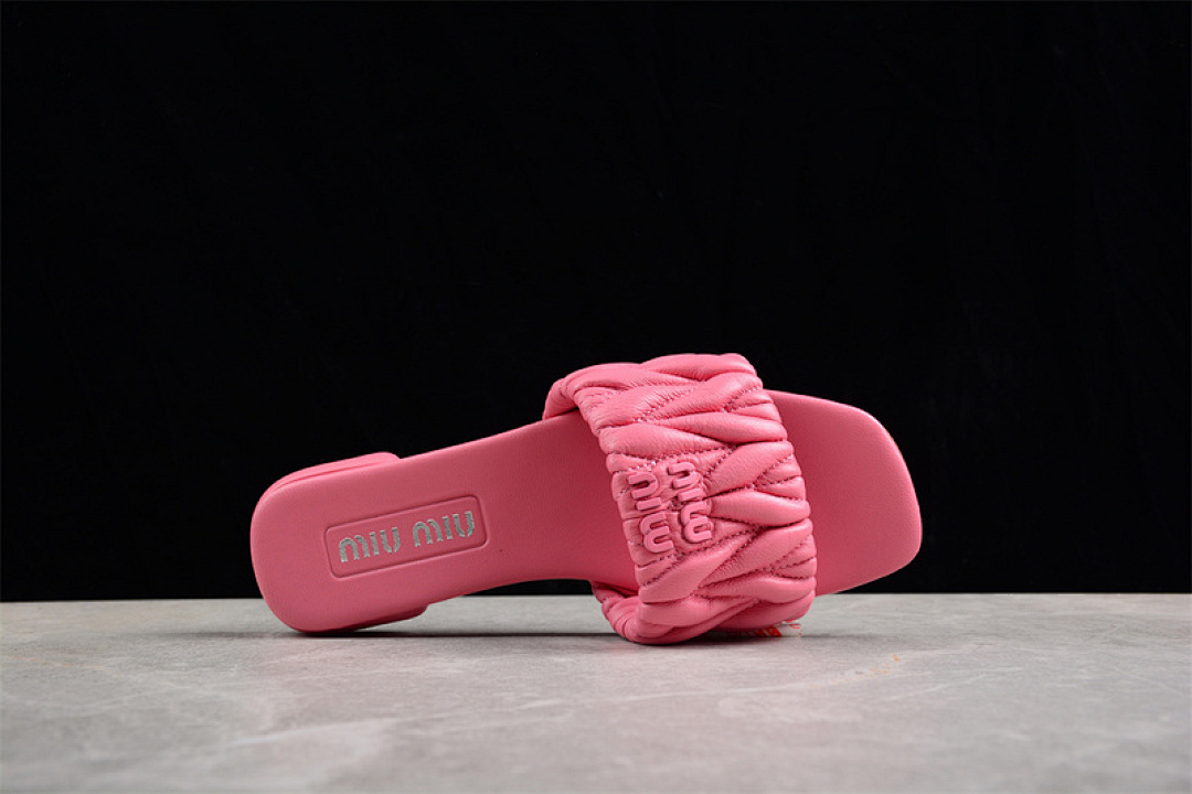 Unbranded [𝑴𝒊𝒖𝑴𝒊𝒖 SNGG RED]-[WOMAN:35-39] - Image 8