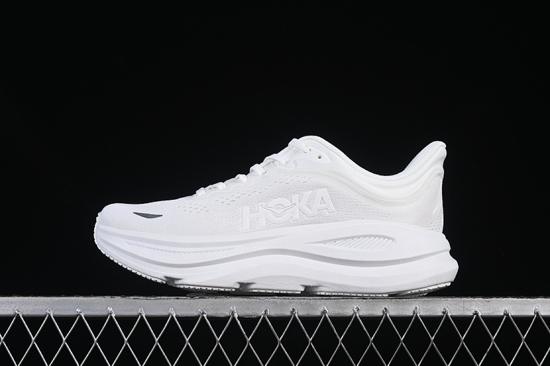 On Running On Running [1162012 WWH]-[HOKA ONE BONDI 9 WHITE]-[WOMAN:36-39]-[MAN:40-45], photo 1