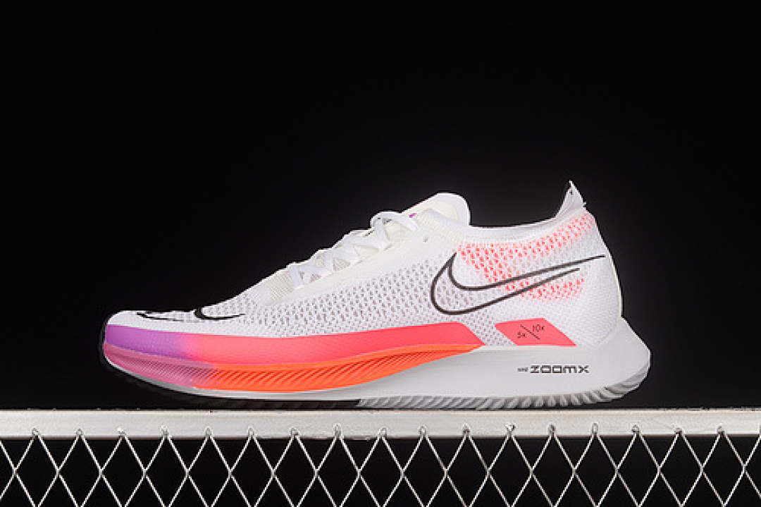 Unbranded [DJ6566-100]-[ZOOMX STREAKFLY WHITE/FLASH CRIMSON/HYPER VIOLET/BLACK]-[WOMAN:36-39], photo 1