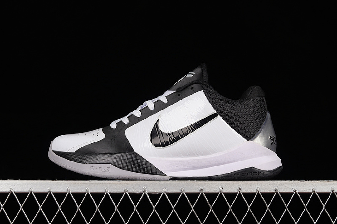 Nike Nike ZOOM KOBE 5 TB WHITE/BLACK/METALLIC SILVER · 407710-100, photo 1