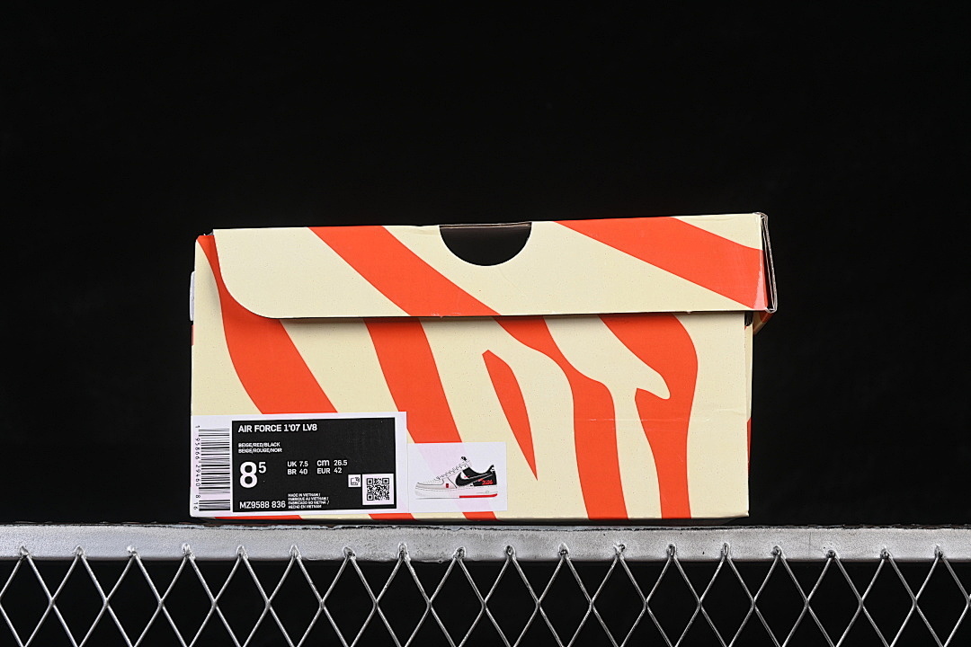 Nike [MZ9588-836]-[AIR FORCE 1 07 LOW CASUAL SNEAKERS WHITE/ BLACK/RED]-[WOMAN:36-39]-[MAN:40-45] - Image 12